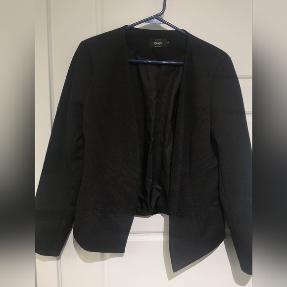 Blazer - Picture 1 of 6